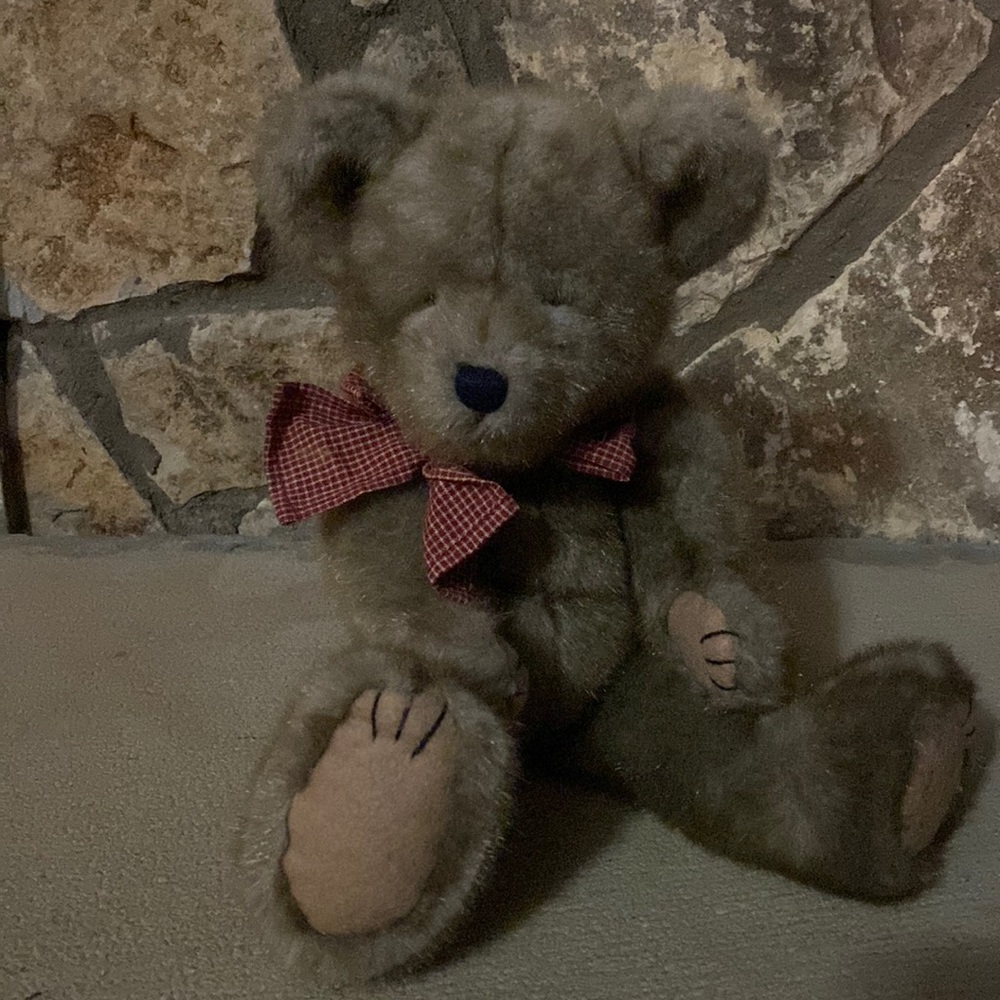 Boyd’s Bear.. Minkles D Bearsdale